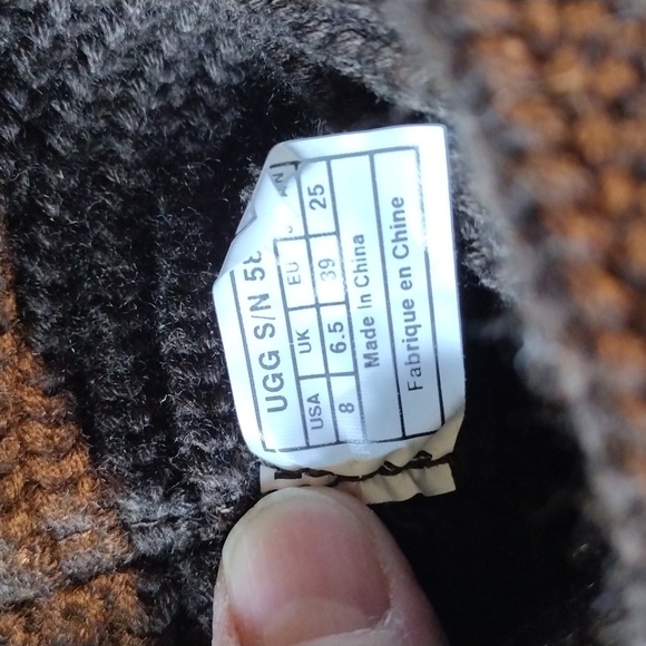 UGG women's brown sweater knit calf boots. Mint condition. Size 8 - Picture 2 of 12